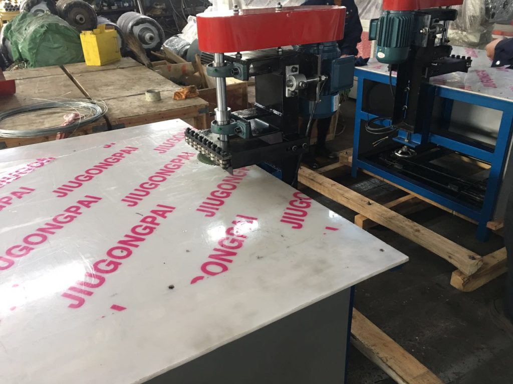 Luggage Suitcase Bag Cutting Machine 9 1. Machine Table 1024x768 1